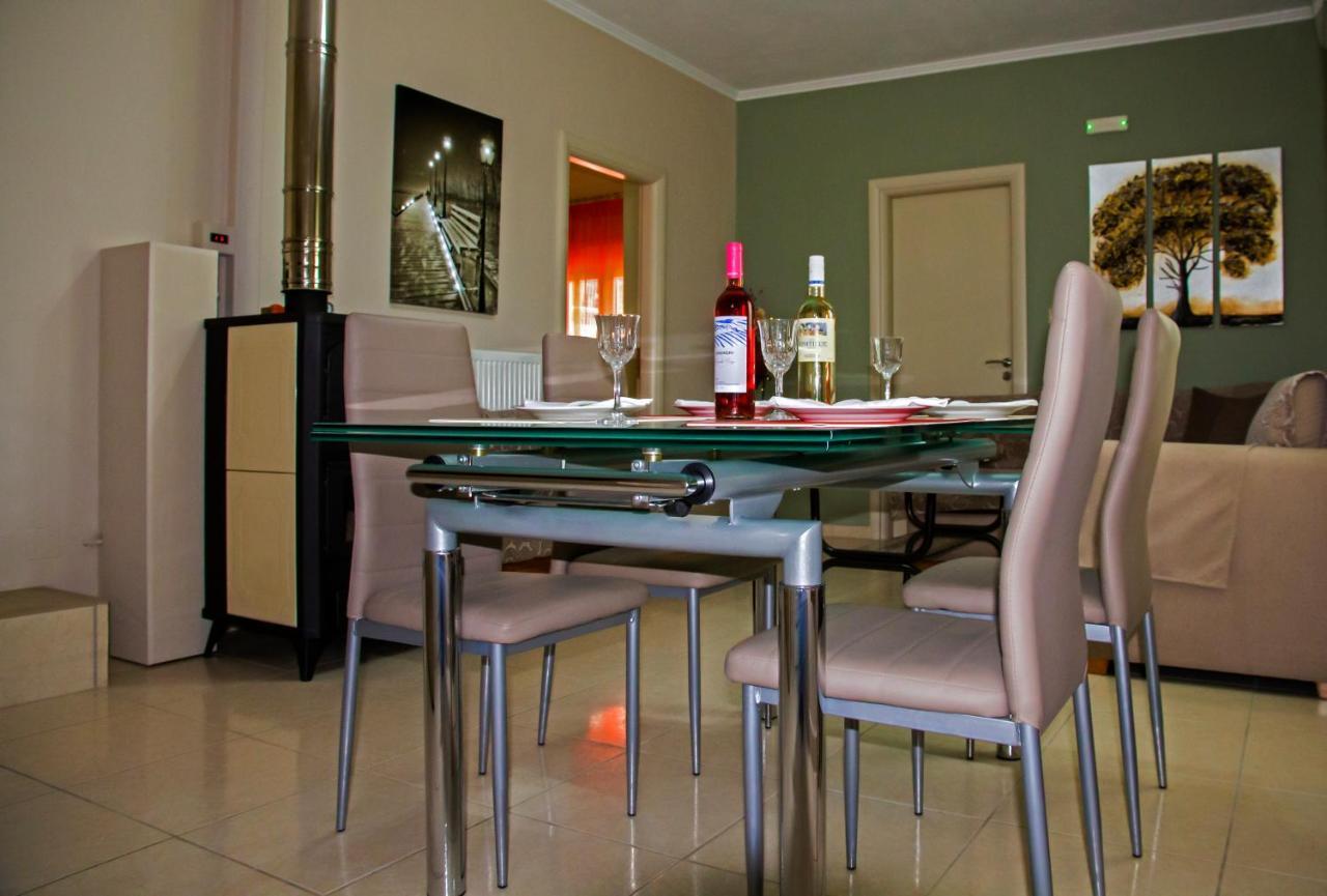 Lydia'S Apartment Stilos Luaran gambar