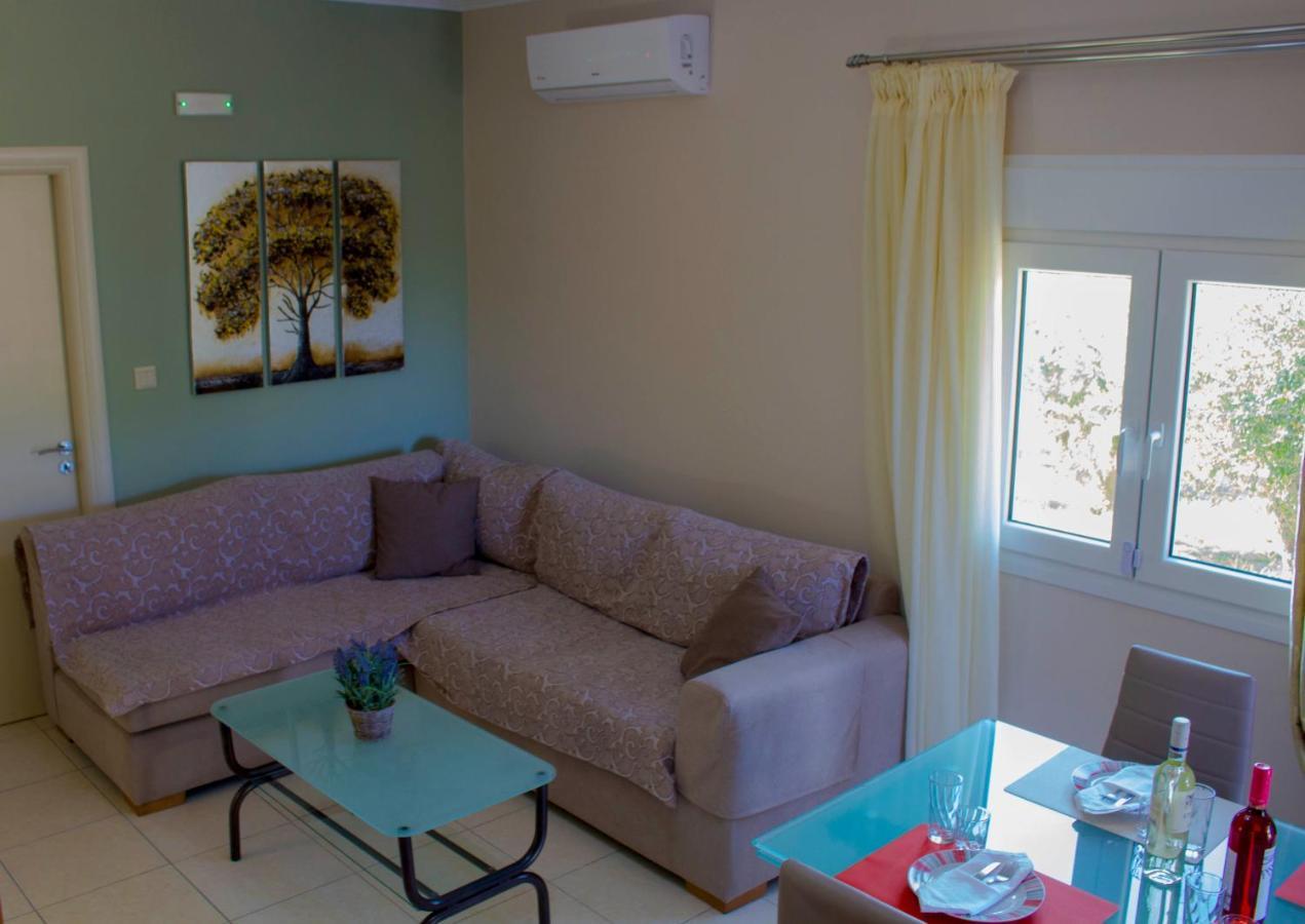 Lydia'S Apartment Stilos Luaran gambar